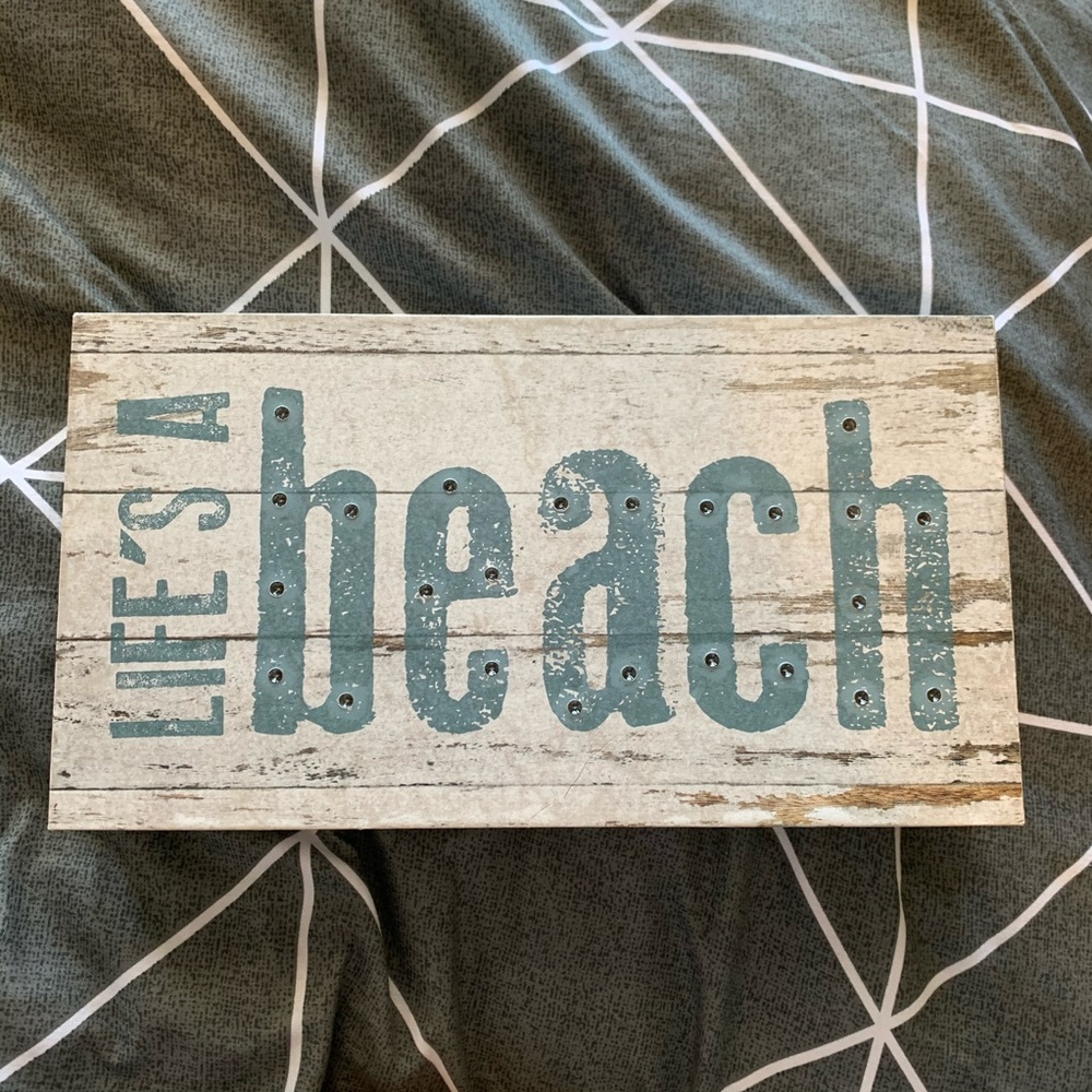 Light up hanging wall decor